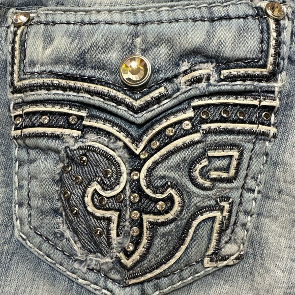 Women's Rock Revival "Ferry" Skinny Ankle Embroidered Blue Jeans Size 31 - Picture 2 of 8